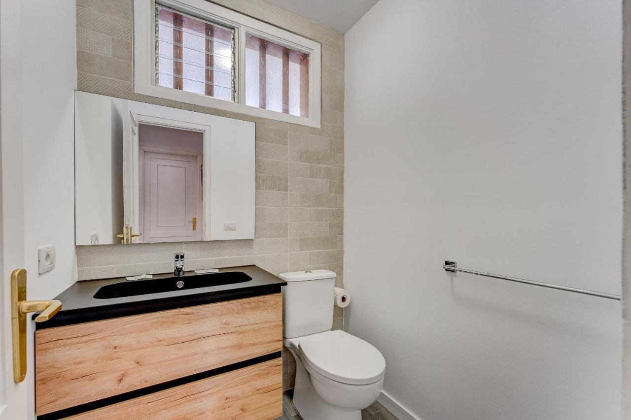 Great Terrace Ac In Heated Pool Wifi Parking Apartment *