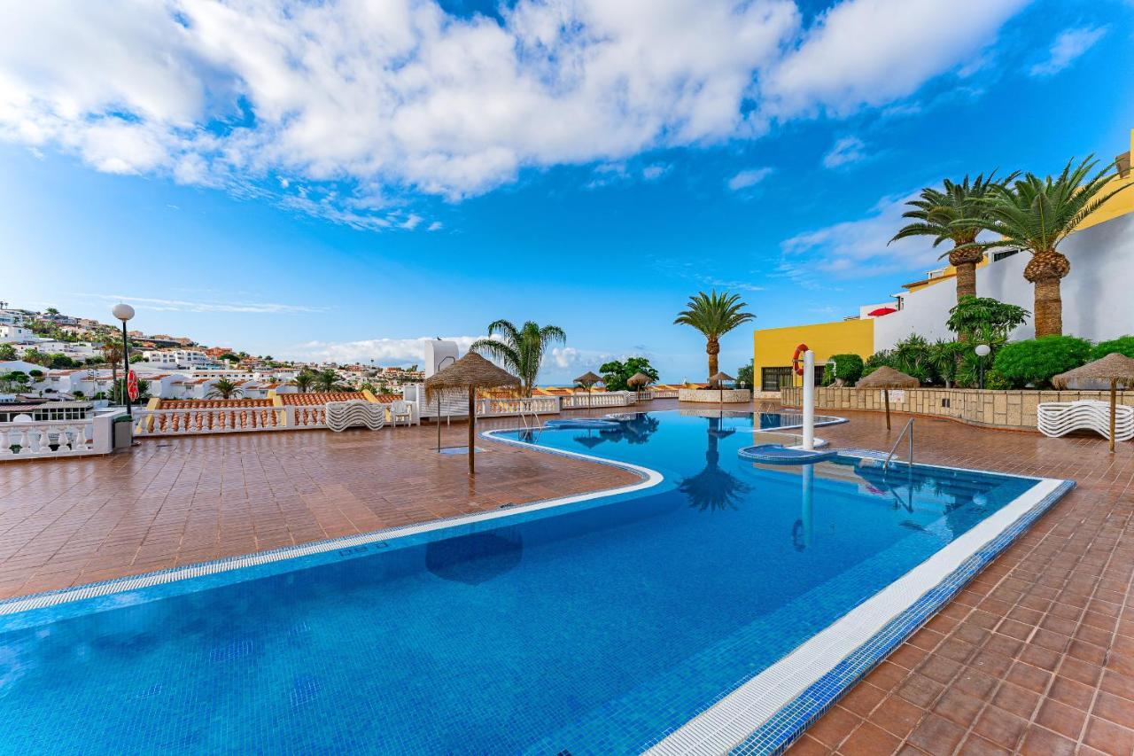 Great Terrace Ac In Heated Pool Wifi Parking Apartment